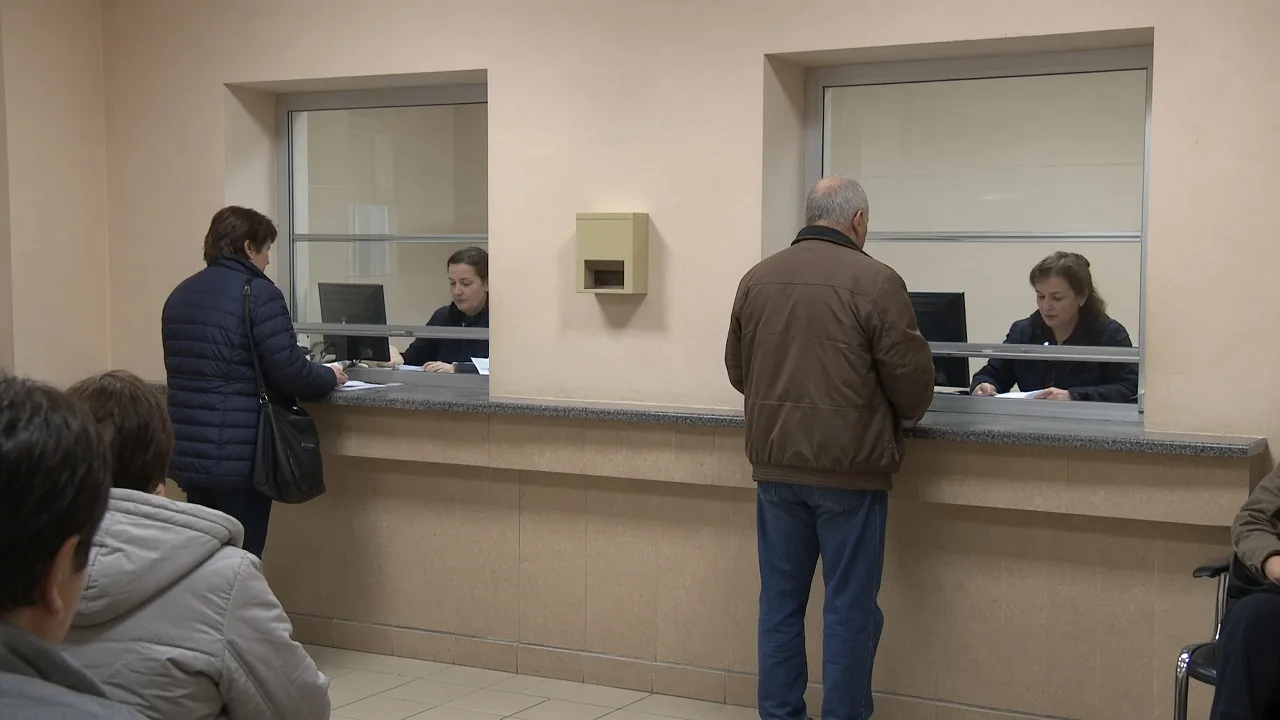 Casierii Apaserv Satu Mare: Gara Ferăstrău 07:30–14:30, Mihai Viteazul 09:00–17:00